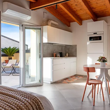 Appartamento Loft Park & Rail Private Parking Included *