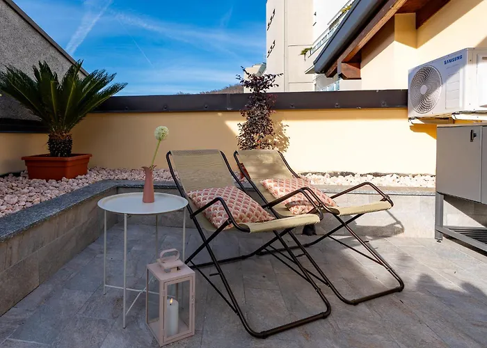 Apartment Loft Park & Rail Free Parking Como