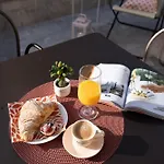 Apartment Loft Park & Rail Private Parking Included *