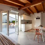 Loft Park & Rail Private Parking Included Como