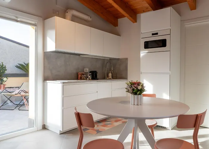 Loft Park & Rail Free Parking Appartement *
